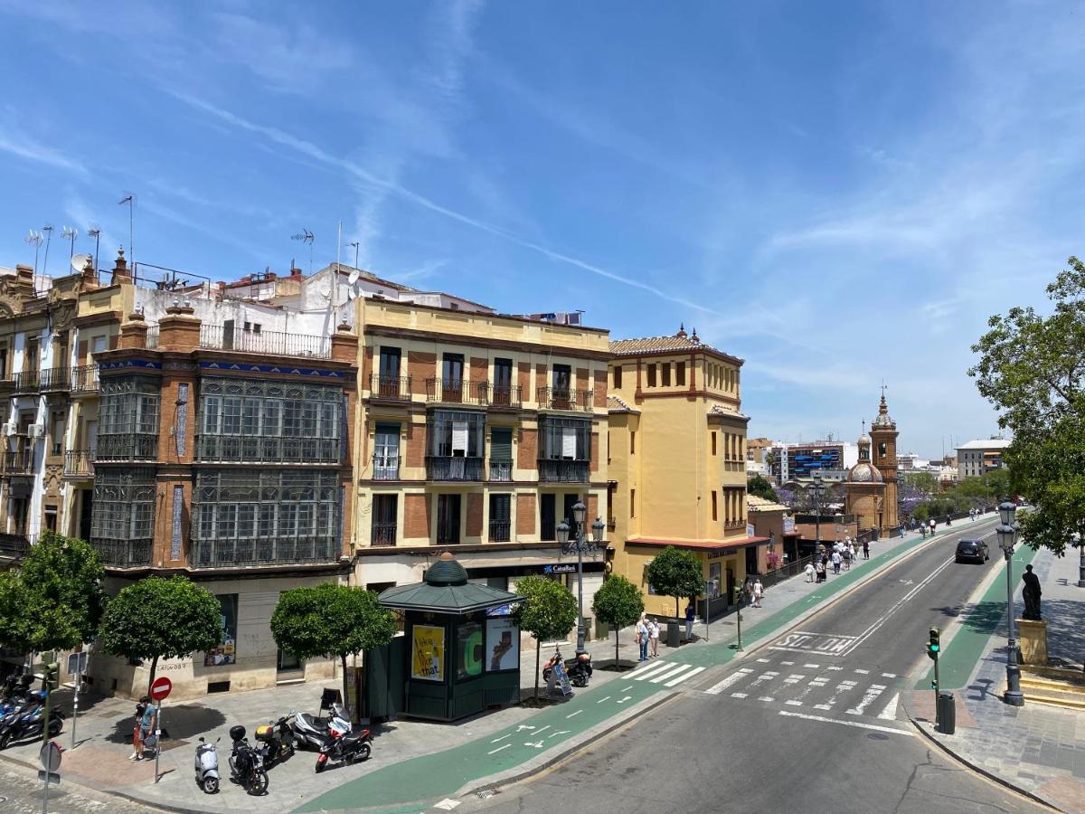 شقة إشبيلية  في Quattro Puente De Triana المظهر الخارجي الصورة